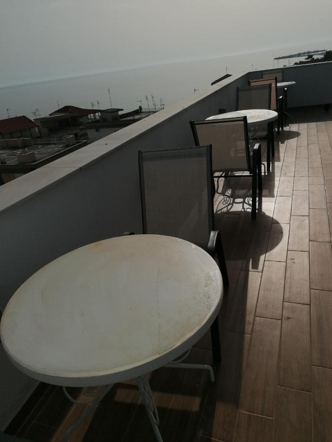 Nea Kallikrateia Crystal Blue Apartments מראה חיצוני תמונה