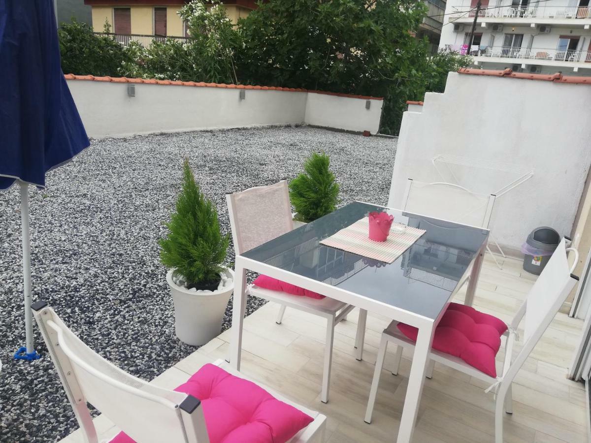 Nea Kallikrateia Crystal Blue Apartments מראה חיצוני תמונה
