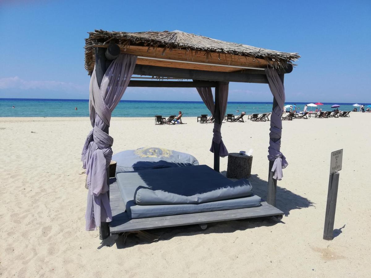 Nea Kallikrateia Crystal Blue Apartments מראה חיצוני תמונה
